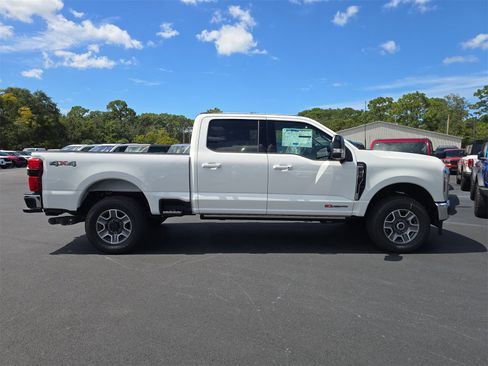 New 2025 Ford F250 Lariat w/ Lariat Ultimate Package image 3