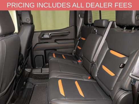Used 2023 GMC Sierra 1500 AT4 w/ AT4 Preferred Package AWD/4WD image 9