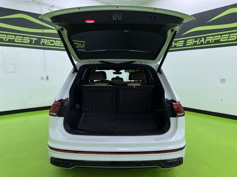 Used 2022 Volkswagen Tiguan SE R-Line FWD image 9