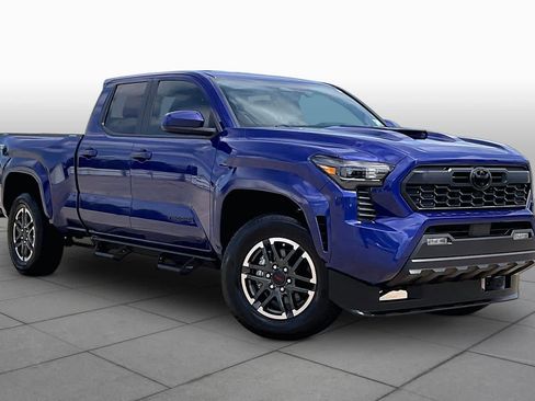 Used 2025 Toyota Tacoma TRD Sport RWD image 3