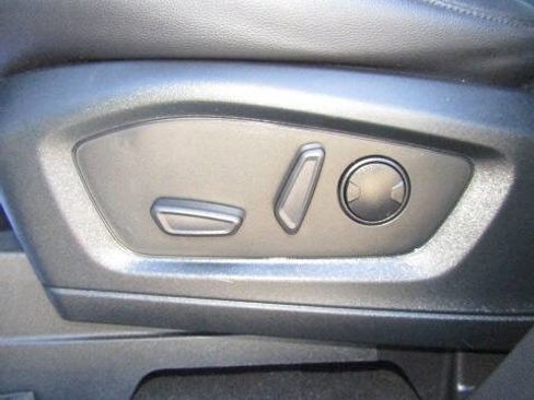 Used 2022 Ford Explorer Limited w/ Equipment Group 301A AWD/4WD image 22