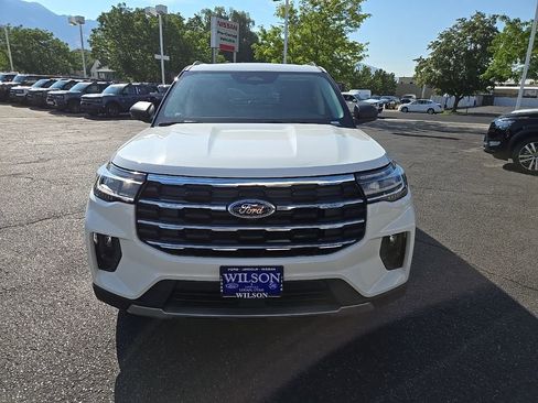 New 2025 Ford Explorer Active w/ Active Comfort Package image 2