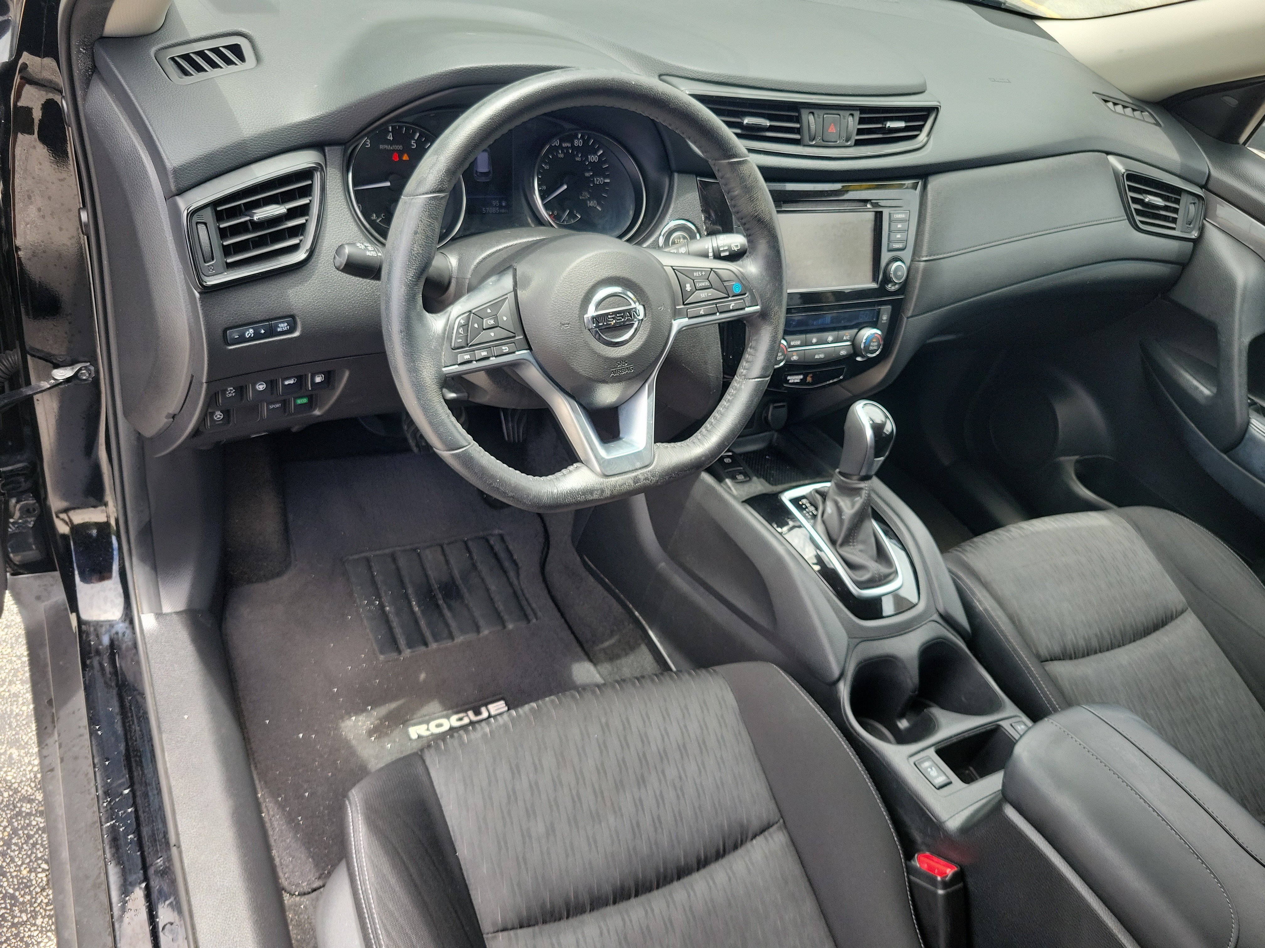 Used 2019 Nissan Rogue SV w/ Premium Package FWD image 14
