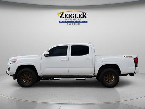 Used 2023 Toyota Tacoma SR AWD/4WD image 4