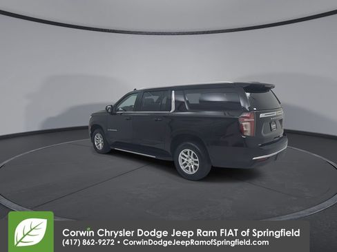 Used 2024 Chevrolet Suburban LT image 11