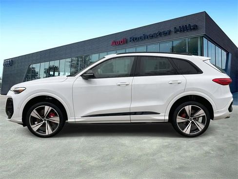New 2025 Audi SQ5 Premium Plus image 2