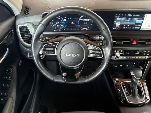 Used 2024 Kia Seltos SX w/ SX Sunroof Package AWD/4WD image 19