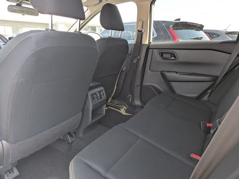Used 2024 Nissan Rogue S FWD image 28