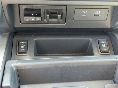 Used 2024 Nissan Titan SV w/ SV Convenience Package image 20