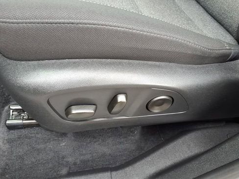 Used 2025 GMC Acadia Elevation image 21