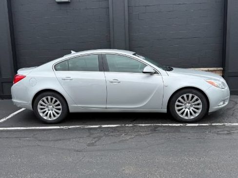 Used 2011 Buick Regal CXL Turbo FWD image 3