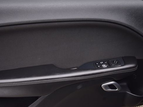 Used 2019 Dodge Challenger SXT image 25