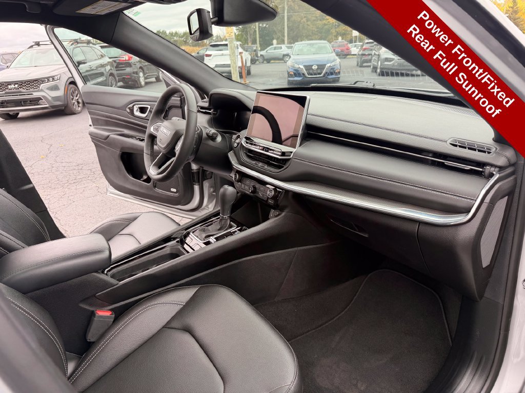 Used 2024 Jeep Compass Limited w/ High Altitude Package AWD/4WD image 38