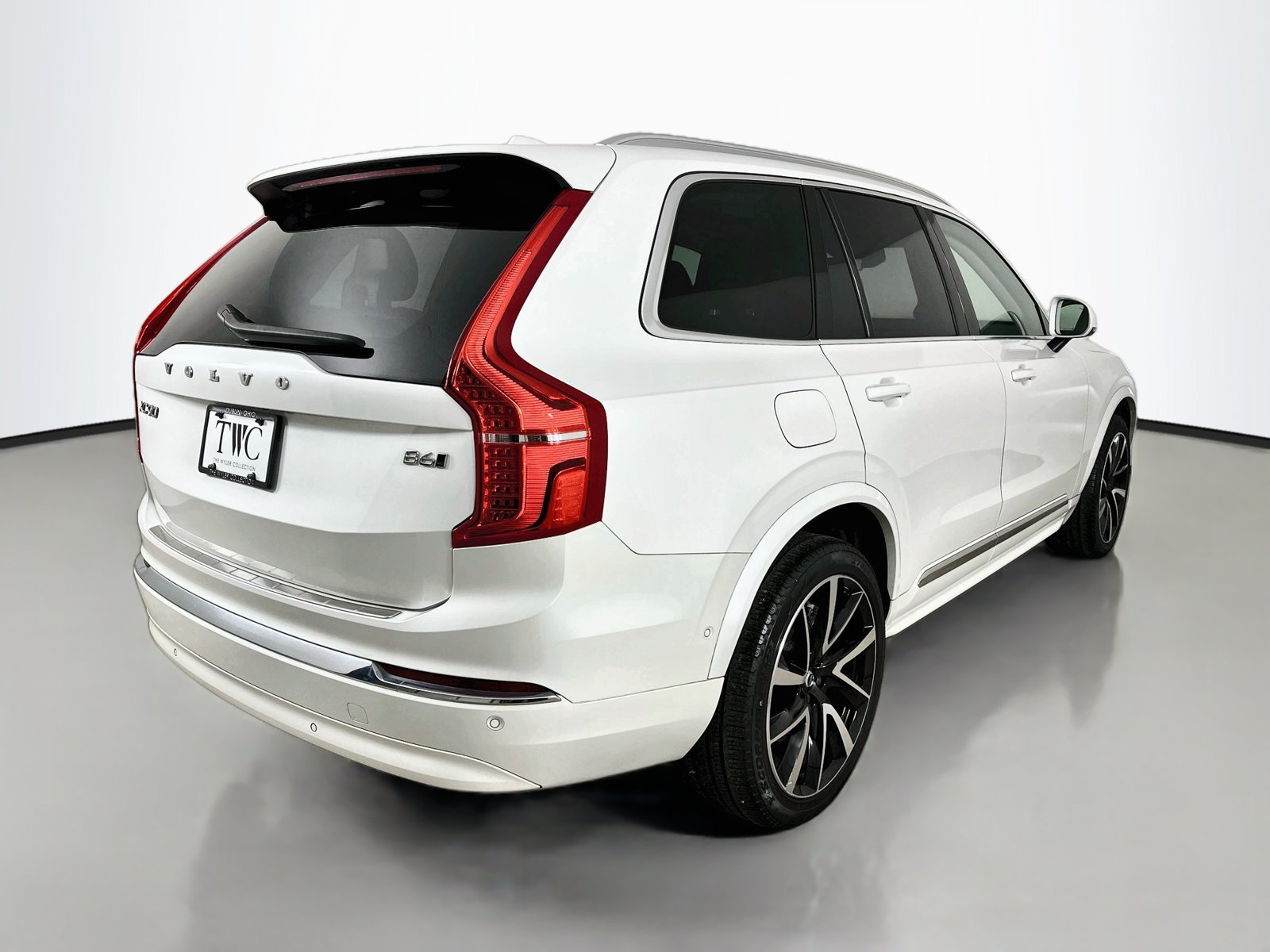 Certified 2024 Volvo XC90 B6 Ultimate w/ Protection Package Premier AWD/4WD image 5