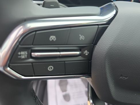 Used 2026 Chevrolet Equinox LT w/ Safety and Technology Package FWD image 21