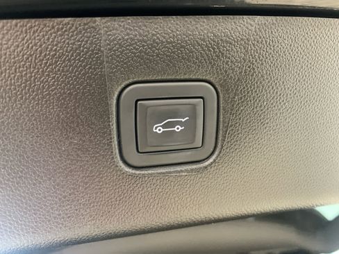 Used 2024 Chevrolet Blazer LT FWD image 11