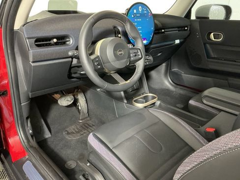 Certified 2025 MINI Cooper 2-Door Hardtop FWD image 19