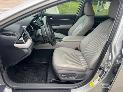 Used 2020 Toyota Camry SE FWD image 28