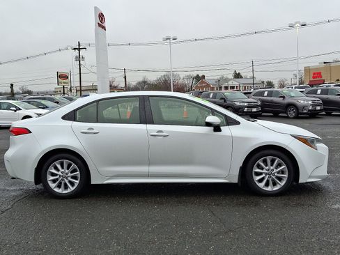 Certified 2022 Toyota Corolla LE image 8