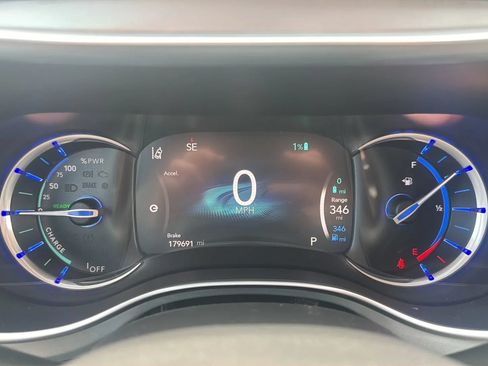 Used 2017 Chrysler Pacifica Platinum FWD image 15