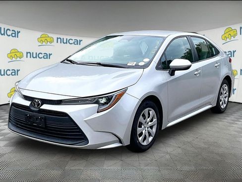 Used 2023 Toyota Corolla LE FWD image 3