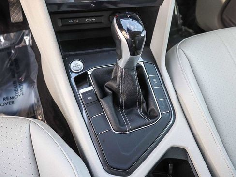 Certified 2023 Volkswagen Tiguan SE FWD image 21