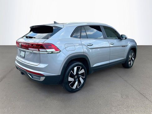 Used 2025 Volkswagen Atlas Cross Sport SE FWD image 4