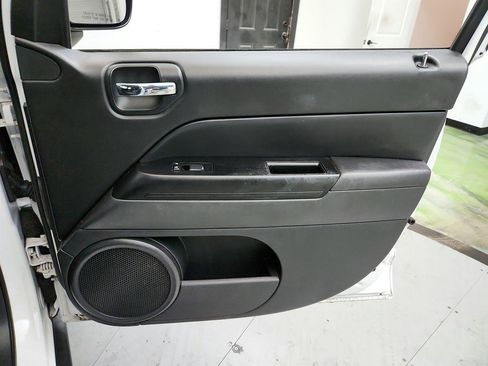 Used 2014 Jeep Compass Sport w/ Power Value Group image 25