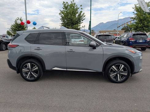 Used 2022 Nissan Rogue Platinum w/ Head-Up Display Package AWD/4WD image 2