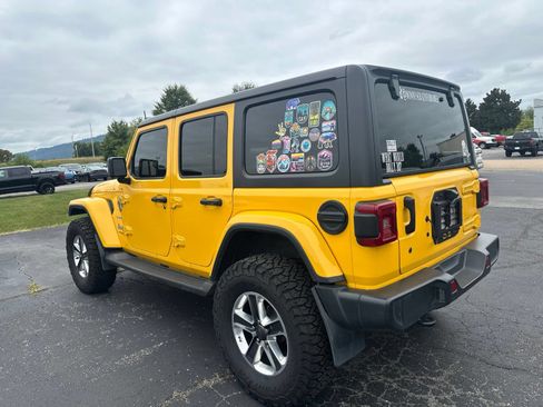 Used 2018 Jeep Wrangler Unlimited Sahara w/ Cold Weather Group AWD/4WD image 5