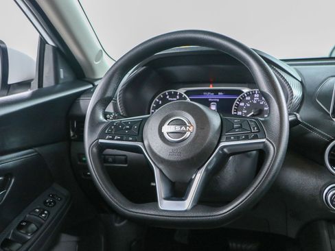 Used 2024 Nissan Sentra SV FWD image 12