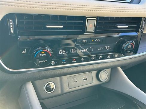 Used 2021 Nissan Rogue SL image 29