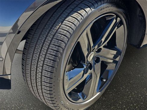 New 2026 Land Rover Discovery Limited Edition image 35