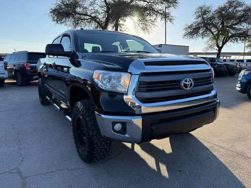 Used 2015 Toyota Tundra SR5 w/ SR5 Upgrade Package AWD/4WD image 1