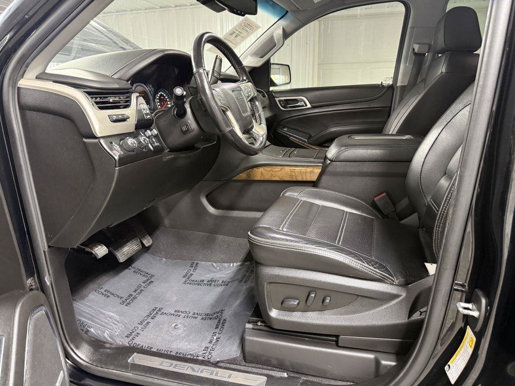 Used 2019 GMC Yukon XL Denali w/ Denali Ultimate Package AWD/4WD image 10