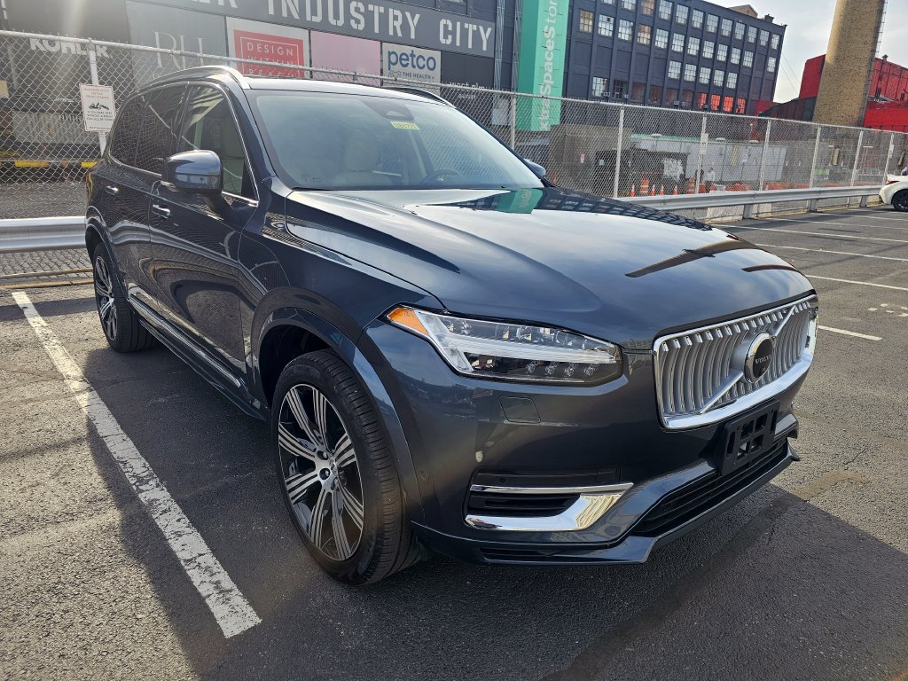 Certified 2025 Volvo XC90 T8 Plus w/ Protection Package Premier AWD/4WD image 27