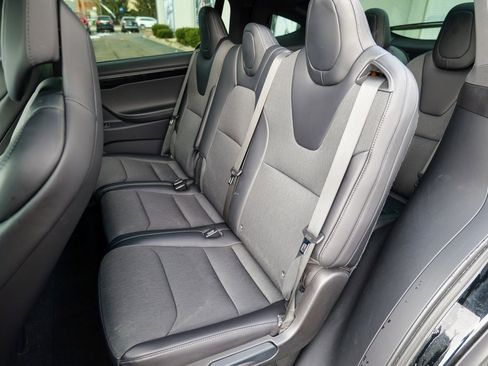 Used 2018 Tesla Model X 75D image 25