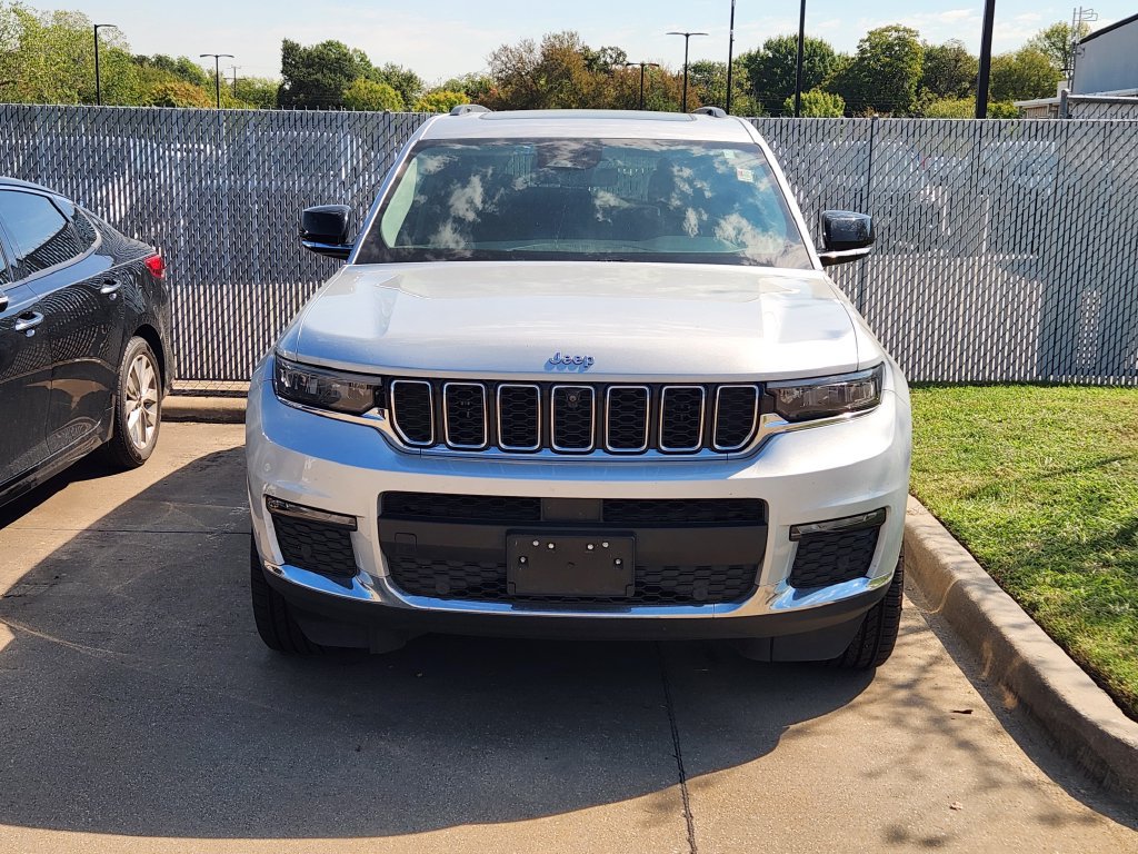 Used 2021 Jeep Grand Cherokee L Limited w/ Luxury Tech Group II AWD/4WD image 2