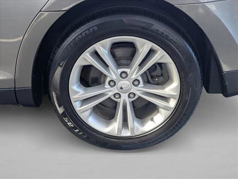 Used 2013 Ford Taurus SEL image 21