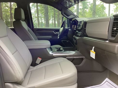 New 2026 Chevrolet Silverado 2500 LTZ w/ LTZ Plus Package AWD/4WD image 27