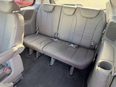 Used 2009 Kia Sedona EX w/ Luxury Pkg image 38