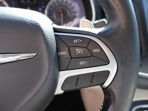 Used 2017 Chrysler 200 Limited Platinum w/ Comfort & Convenience Group image 13