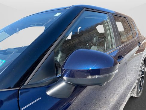Used 2024 Mitsubishi Outlander SE image 11