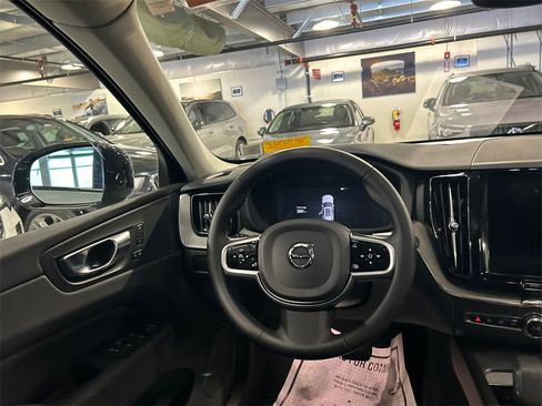 Certified 2025 Volvo XC60 B5 Plus image 24