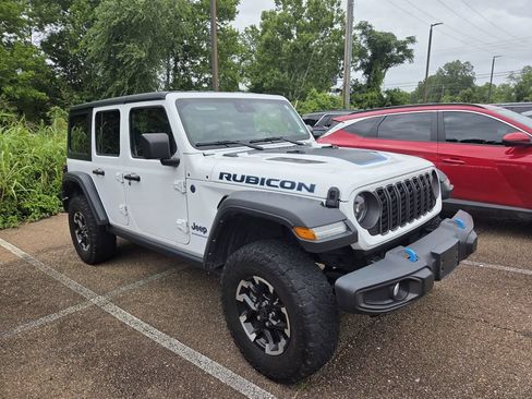 Used 2024 Jeep Wrangler Unlimited Rubicon 4xe AWD/4WD image 3
