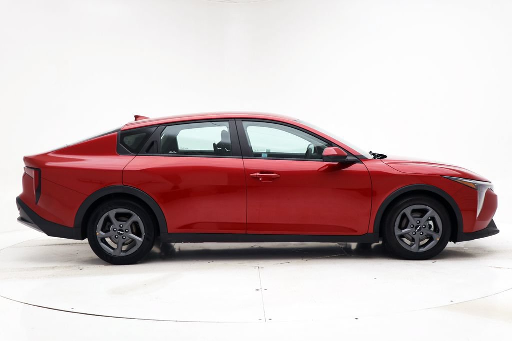 Used 2025 Kia K4 FWD image 2