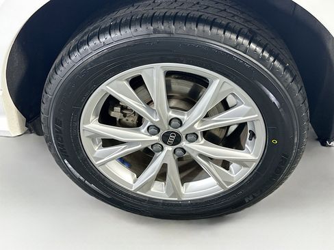 Used 2025 Audi Q3 2.0T Premium image 11