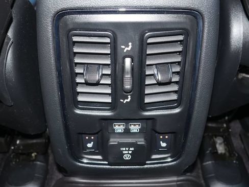 Used 2018 Jeep Grand Cherokee Overland AWD/4WD image 24