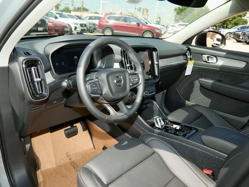 New 2026 Volvo XC40 B5 Plus w/ Protection Package Premier image 9