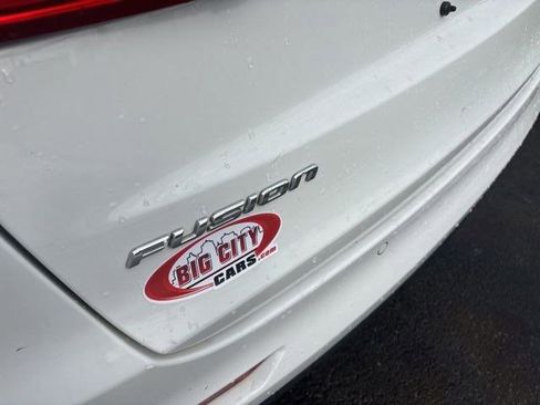 Used 2019 Ford Fusion SE FWD image 47